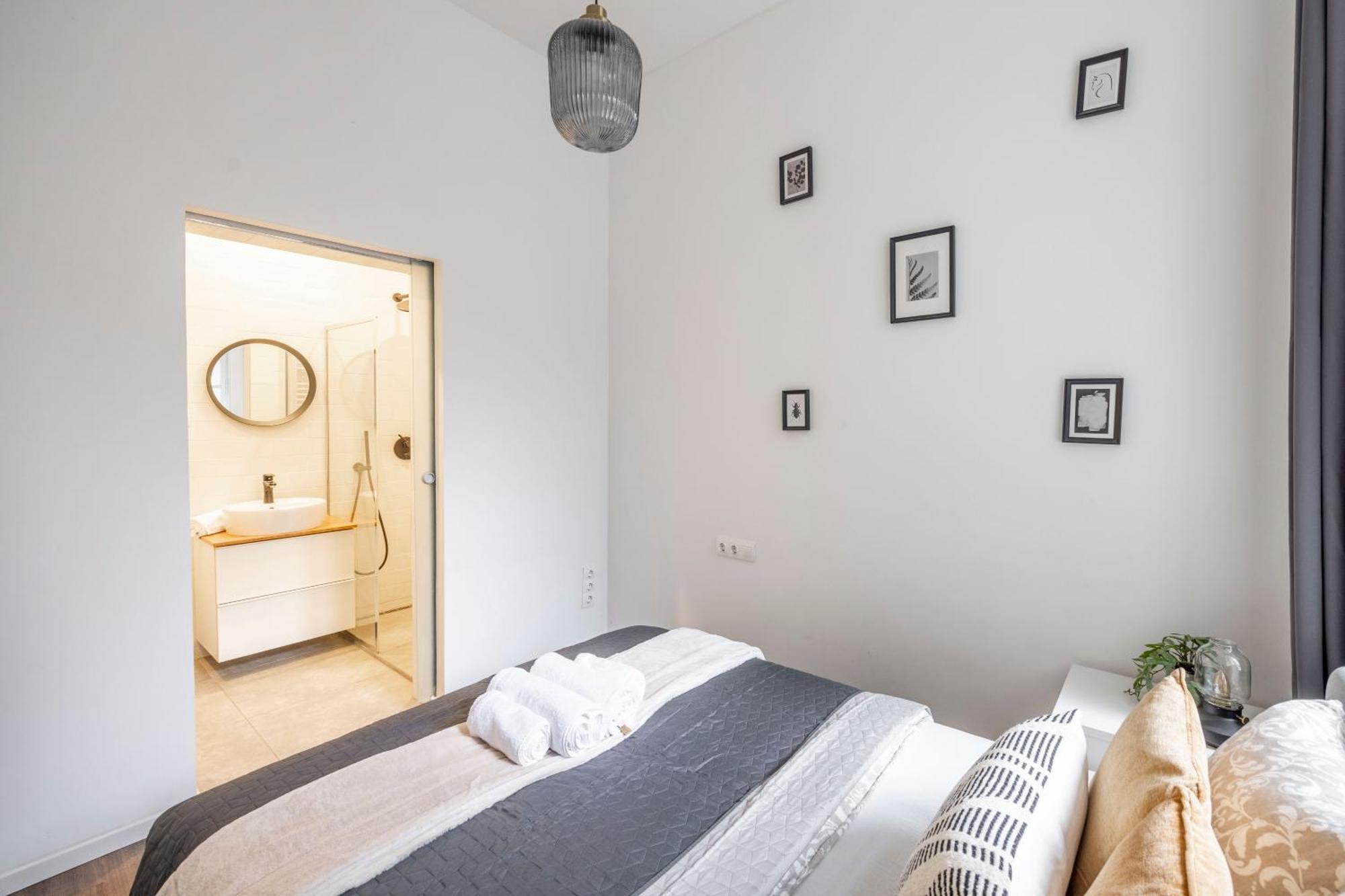 Charming & Cozy Central 1Bedrm Suites Budapeşte Dış mekan fotoğraf